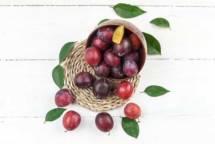 Wellhealthorganic.Com:Weight-Loss-In-Monsoon-These-5-Monsoon-Fruits-Can-Help-You-Lose-Weight