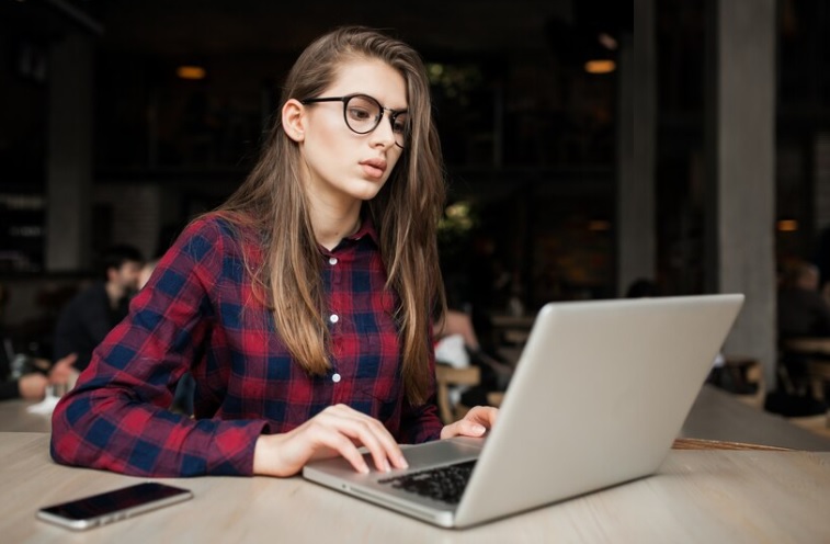 CryptoNewzHub.com Internet